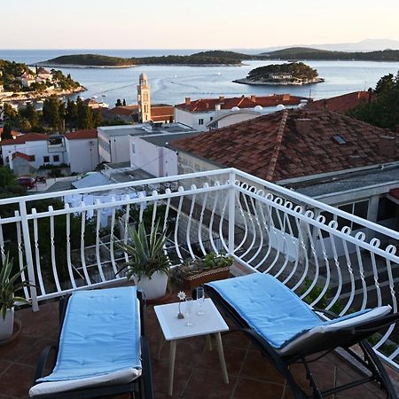 Tanya-Apartments&Rooms Hvar Town Bagian luar foto