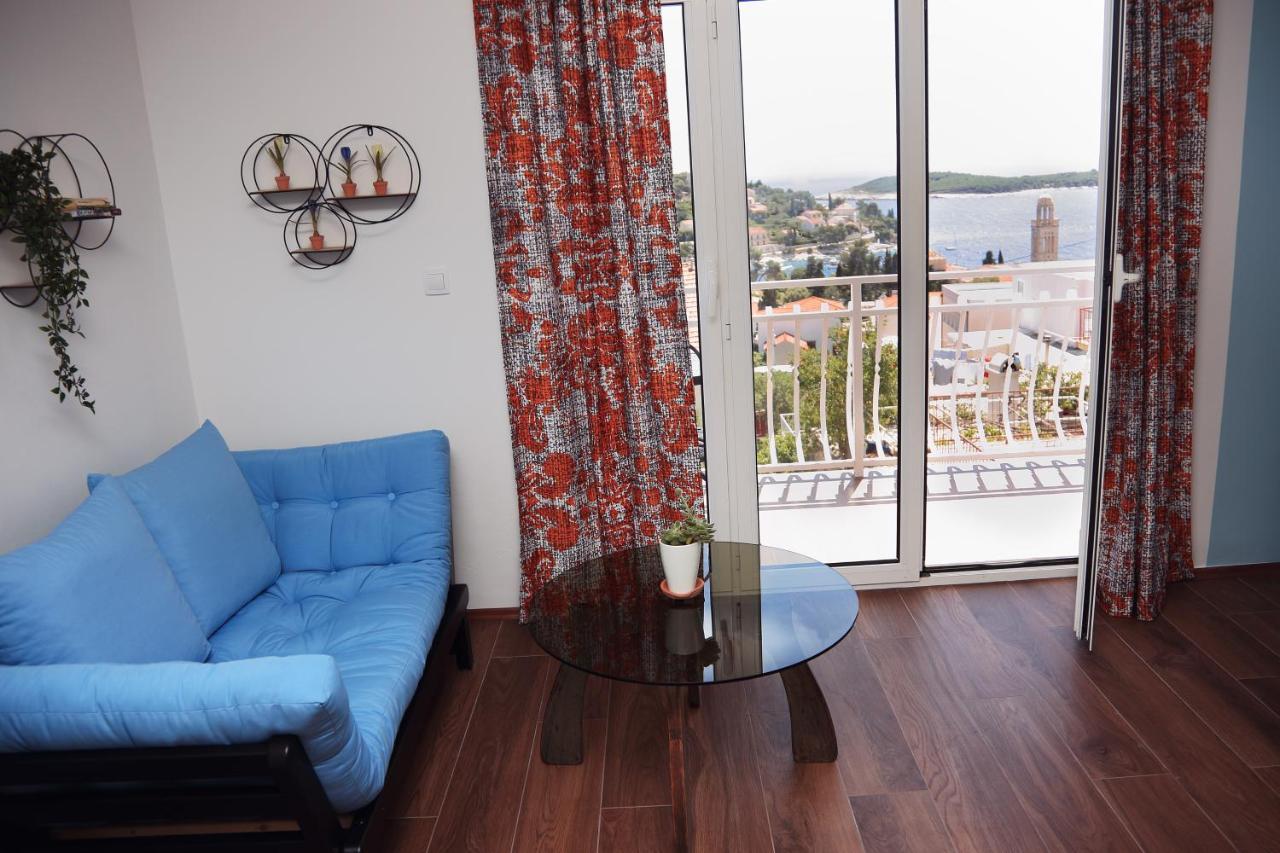 Tanya-Apartments&Rooms Hvar Town Bagian luar foto