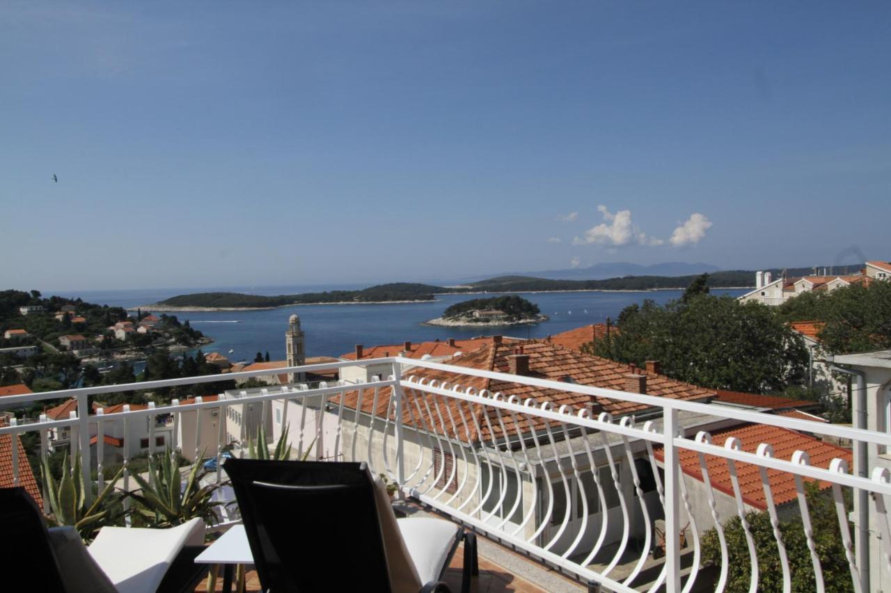 Tanya-Apartments&Rooms Hvar Town Bagian luar foto