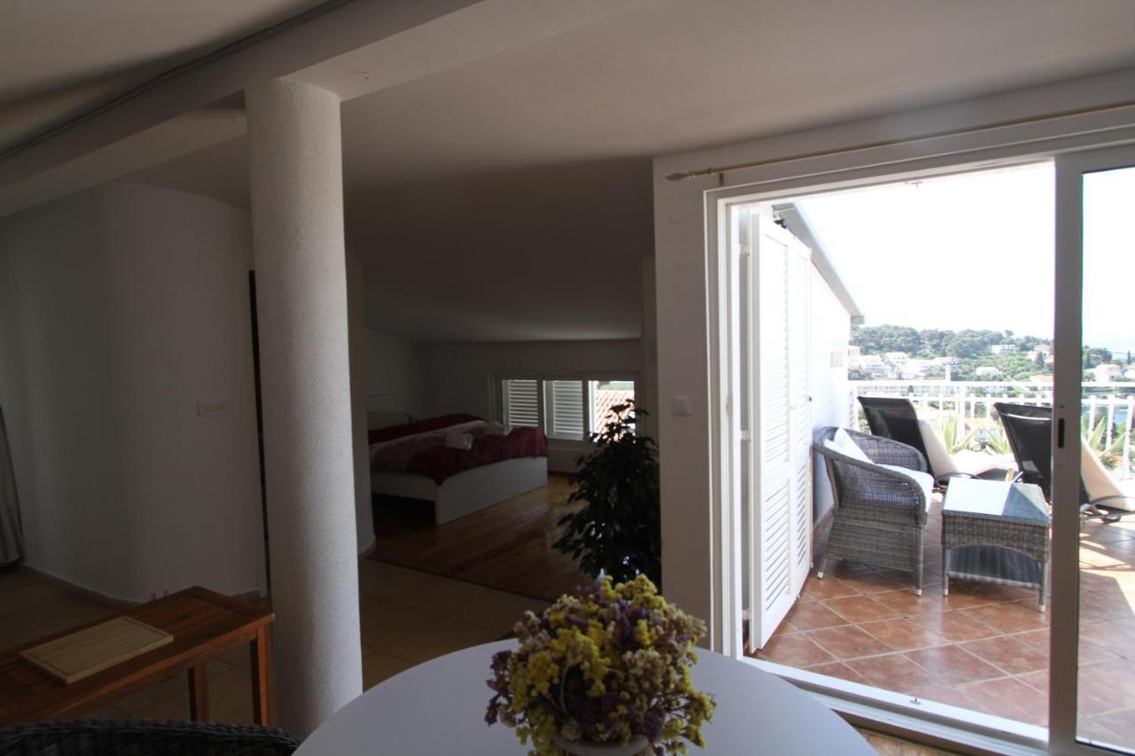 Tanya-Apartments&Rooms Hvar Town Bagian luar foto