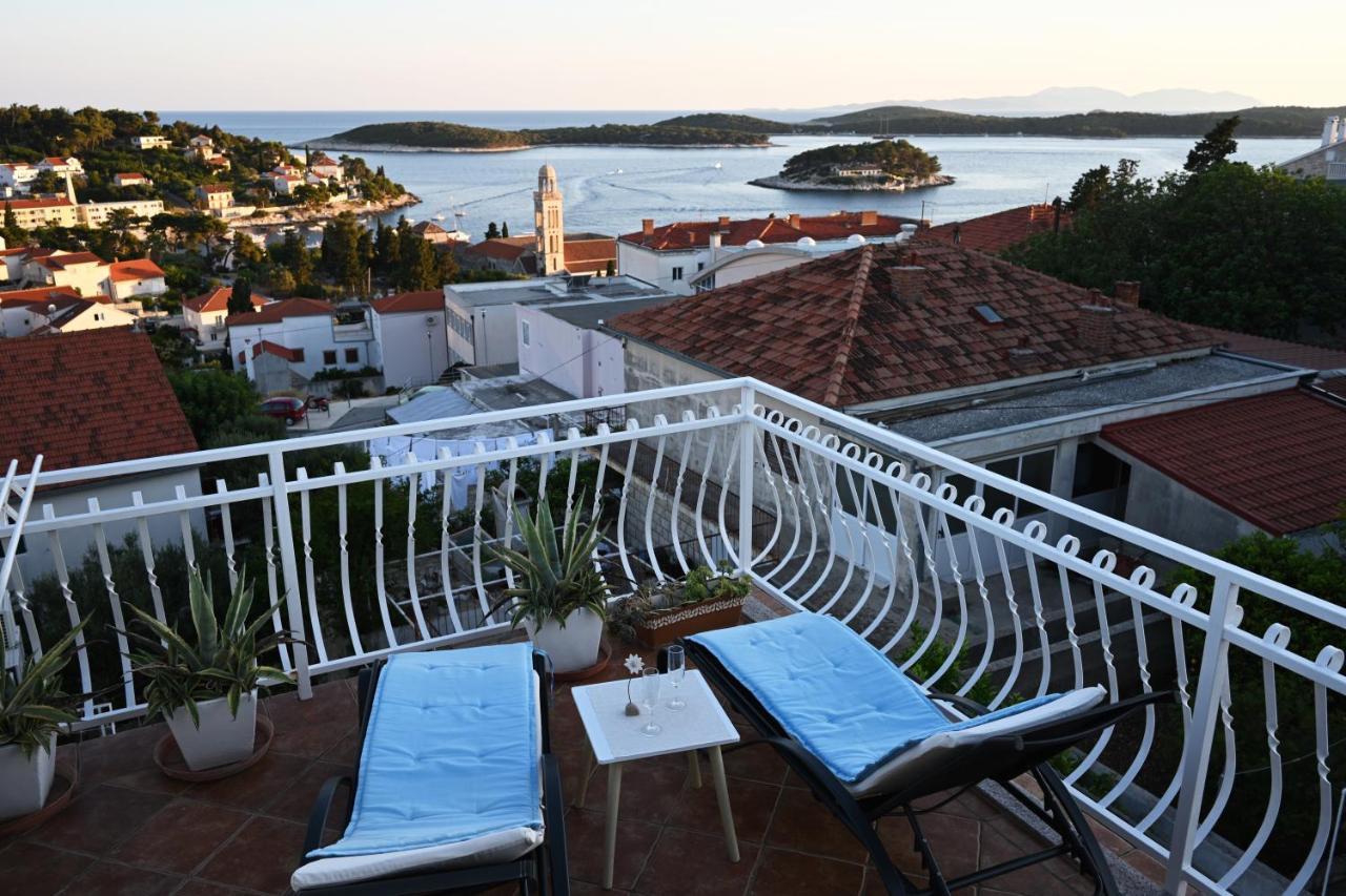 Tanya-Apartments&Rooms Hvar Town Bagian luar foto
