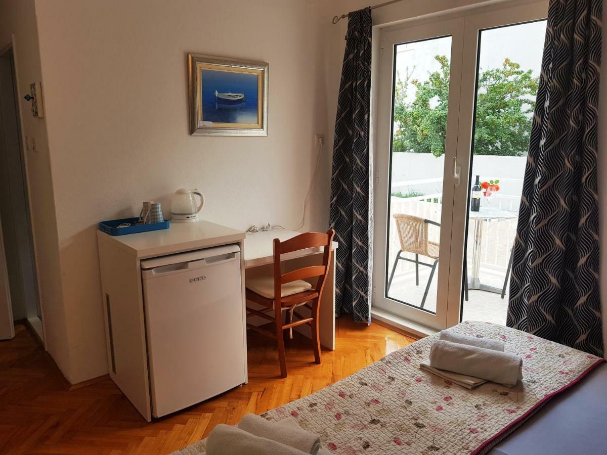 Tanya-Apartments&Rooms Hvar Town Bagian luar foto