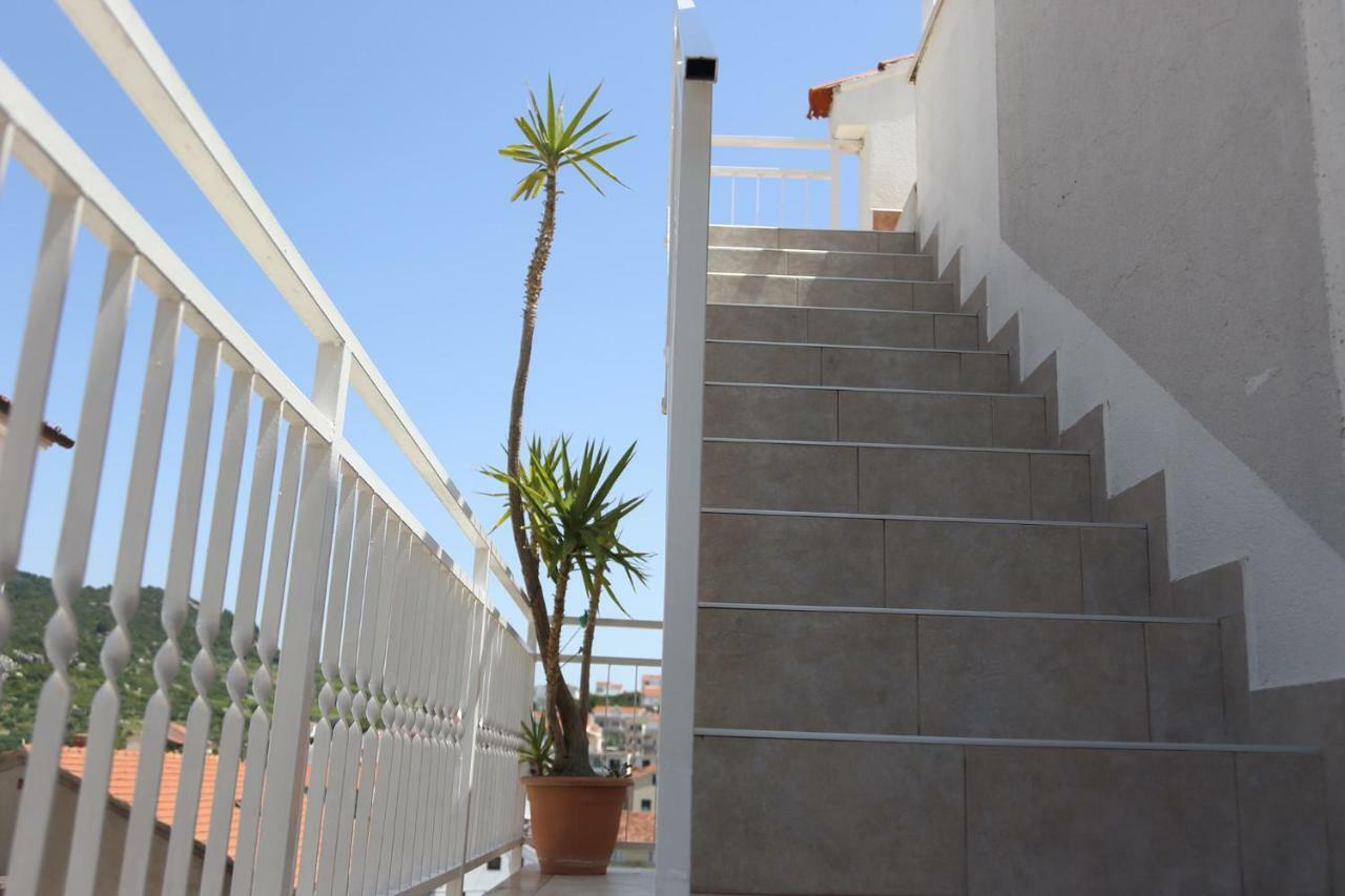 Tanya-Apartments&Rooms Hvar Town Bagian luar foto