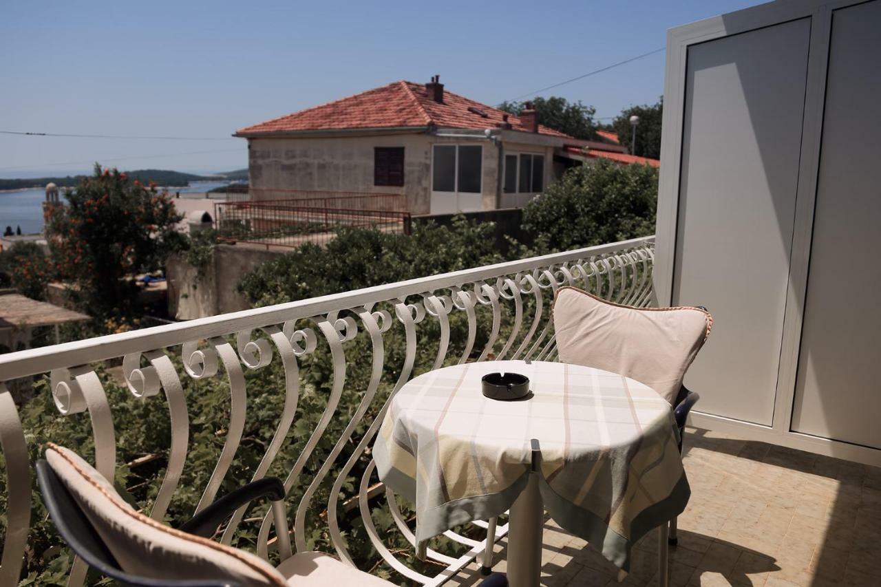 Tanya-Apartments&Rooms Hvar Town Bagian luar foto
