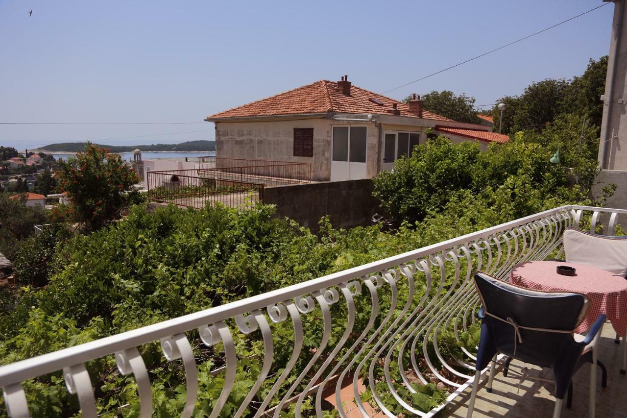 Tanya-Apartments&Rooms Hvar Town Bagian luar foto