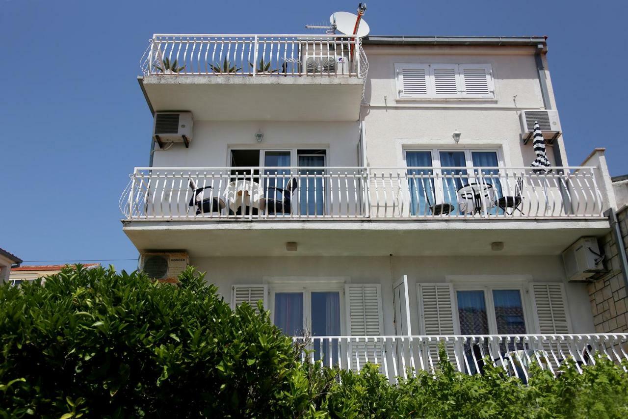 Tanya-Apartments&Rooms Hvar Town Bagian luar foto